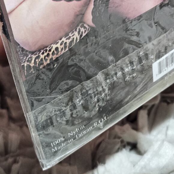 Leg Avenue Sheer Thigh Highs Lace Top Womens One Size Fits Most Style 1011 - Picture 7 of 9